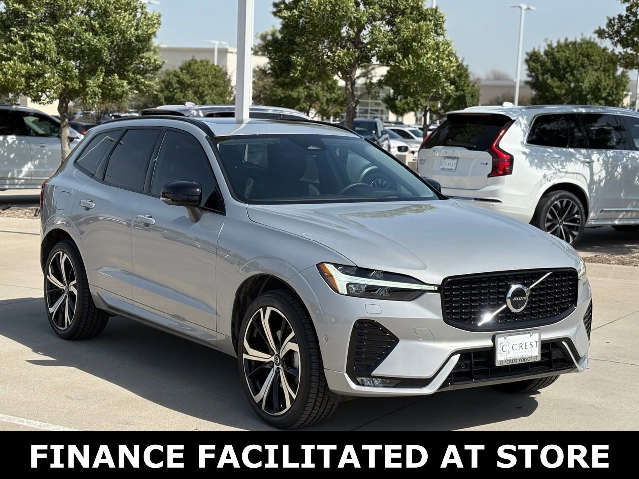 Certified 2023 Volvo XC60 B5 Ultimate w/ Climate Package image 5
