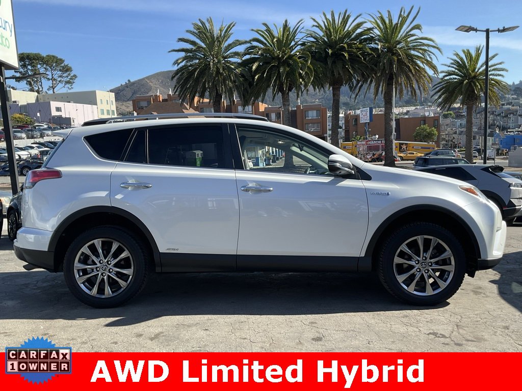 Used 2017 Toyota RAV4 Limited image 3