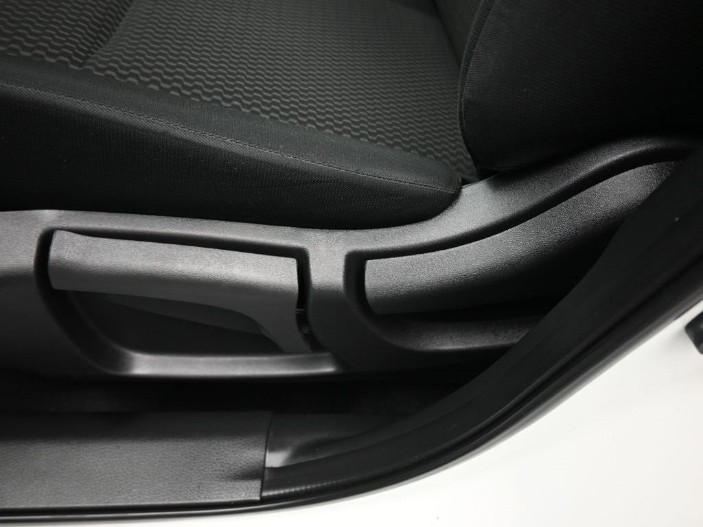 Used 2022 Nissan Rogue Sport S image 12