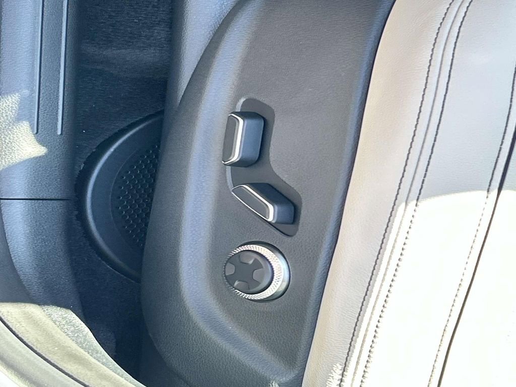 New 2026 Genesis GV70 2.5T Advanced image 16