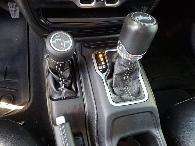 Used 2019 Jeep Wrangler Unlimited Sahara w/ Advanced Safety Group image 13