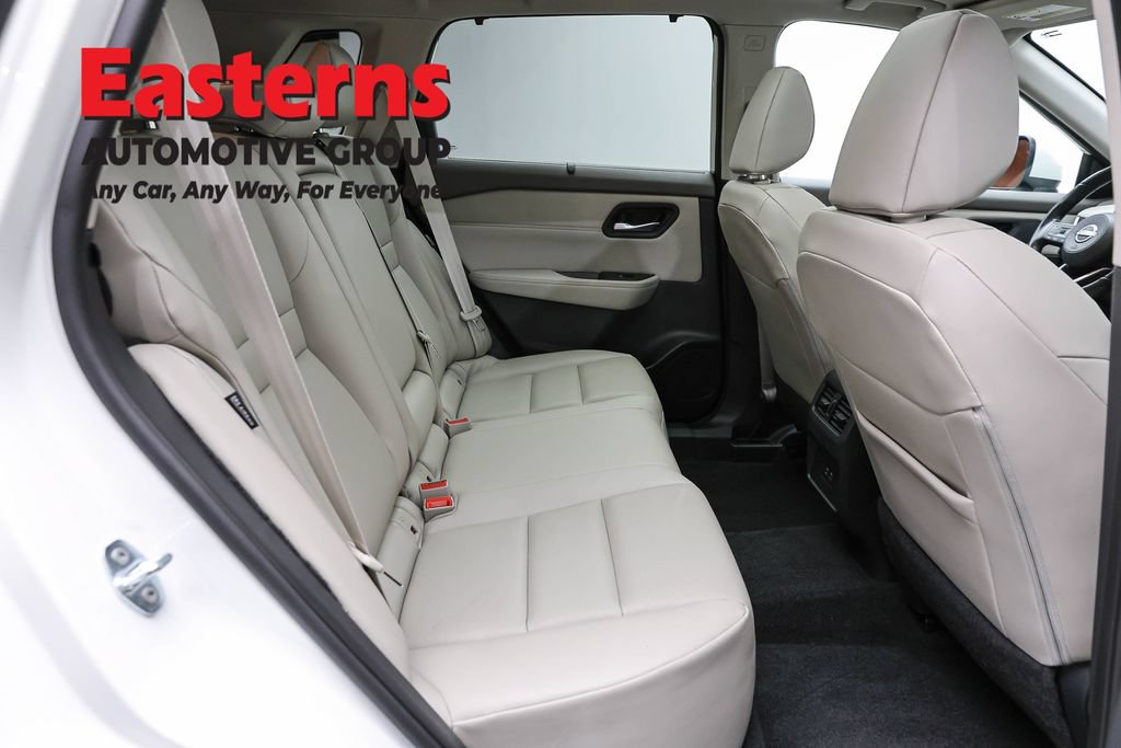 Used 2023 Nissan Rogue SV w/ SV Premium B Package AWD/4WD image 26