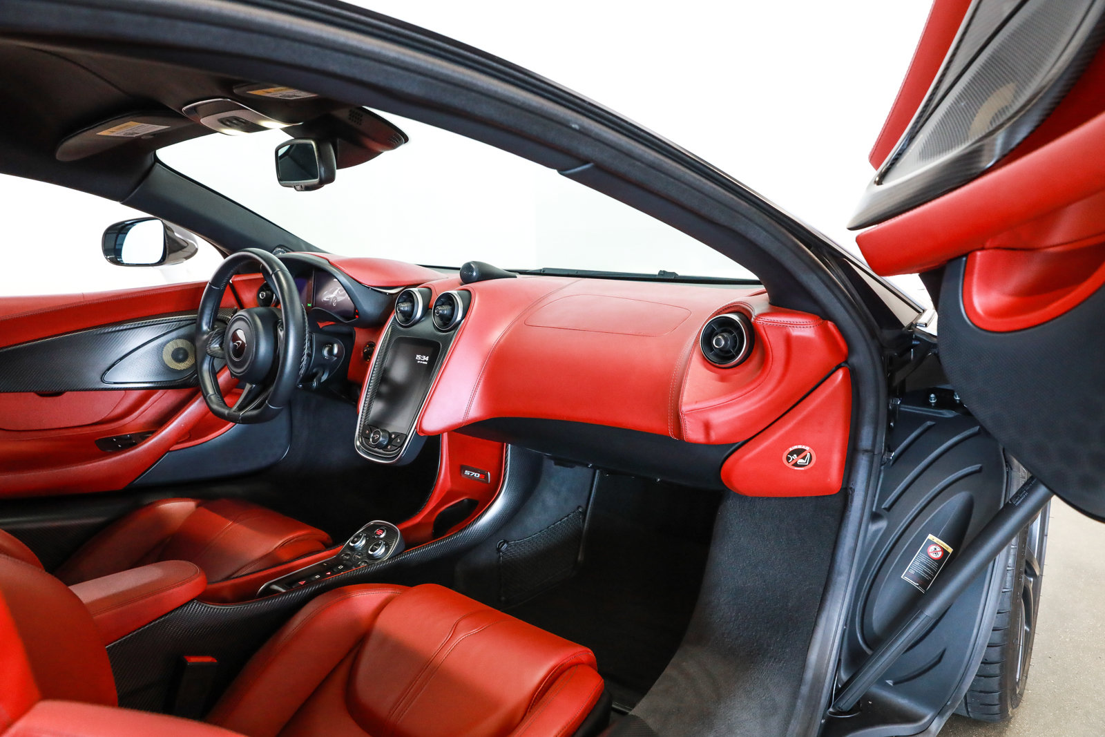 Used 2016 McLaren 570S Coupe RWD image 40