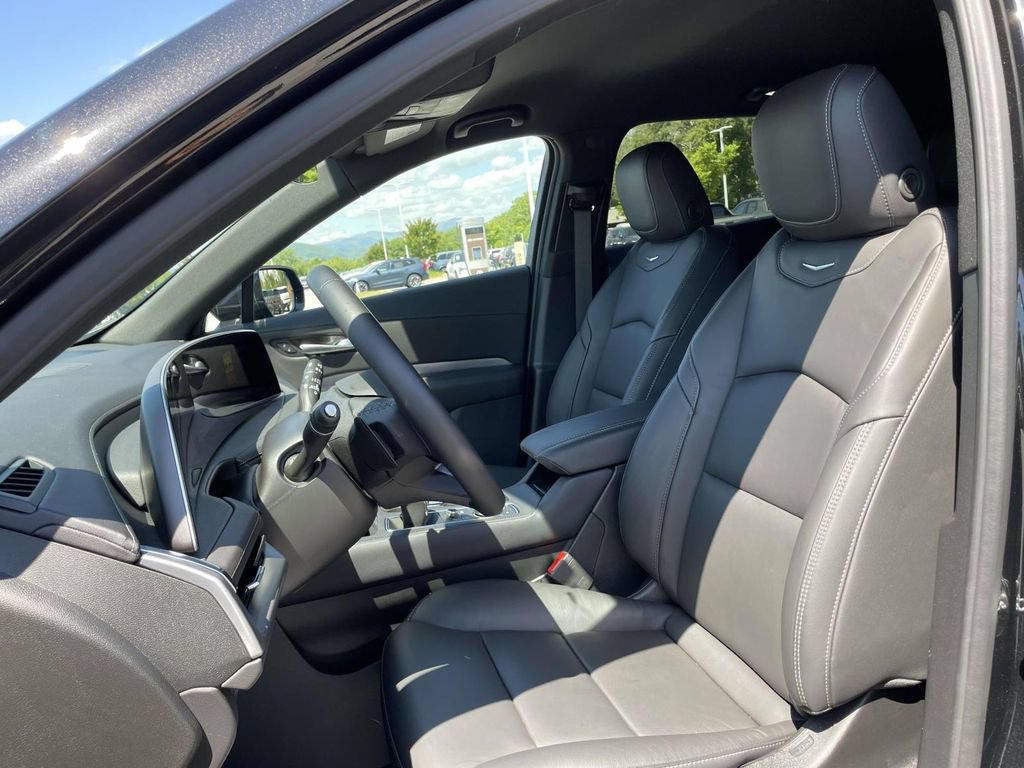 Used 2025 Cadillac XT4 Premium Luxury AWD/4WD image 7