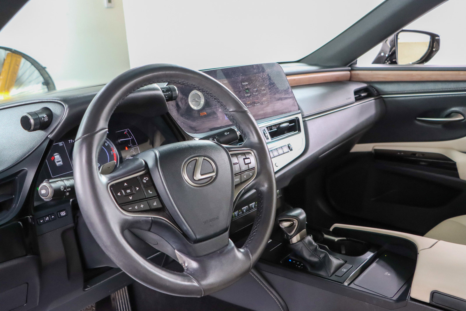 Used 2024 Lexus ES 350 w/ Premium Package FWD image 23