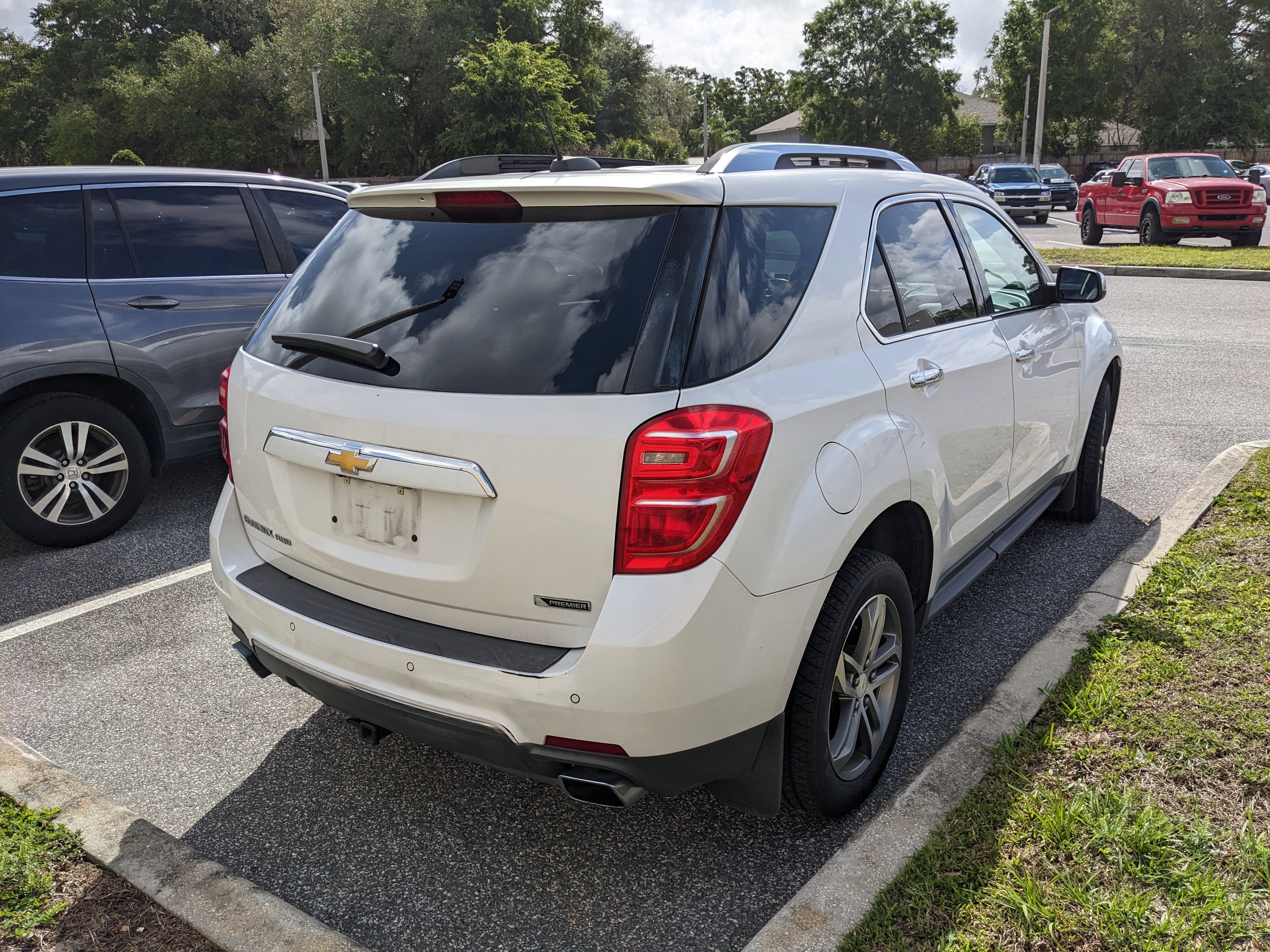 Used 2017 Chevrolet Equinox Premier w/ Enhanced Convenience Package image 8