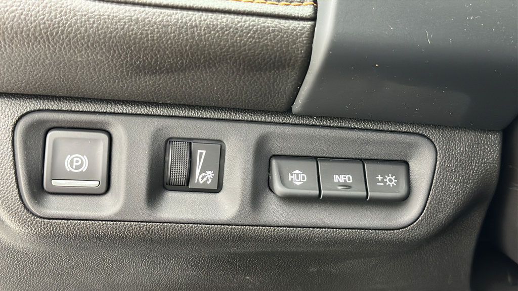 Used 2023 GMC Acadia AT4 w/ Technology Package AWD/4WD image 28