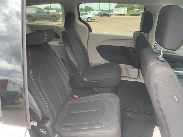 Used 2023 Chrysler Voyager LX FWD image 28