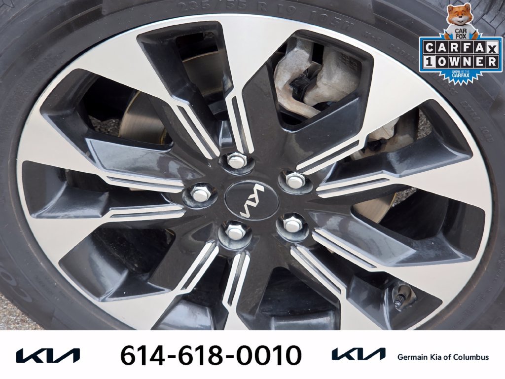 Used 2022 Kia Carnival EX FWD image 12