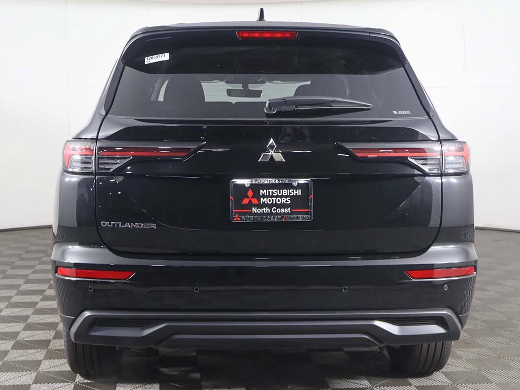 New 2026 Mitsubishi Outlander ES AWD/4WD image 11