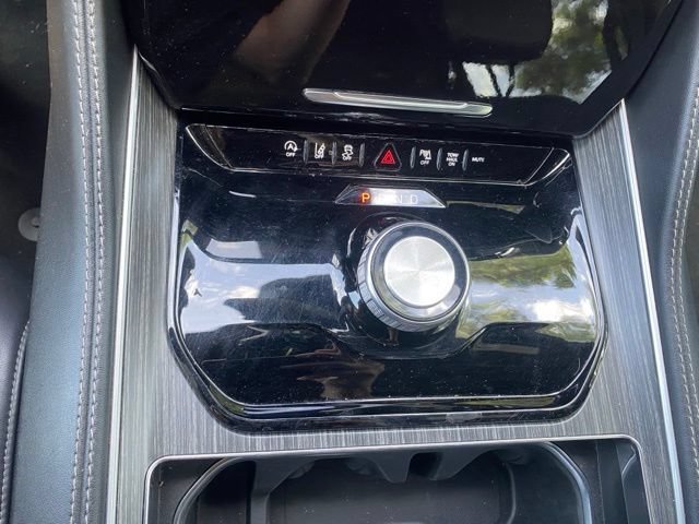 Used 2024 Jeep Wagoneer L Series II RWD image 21