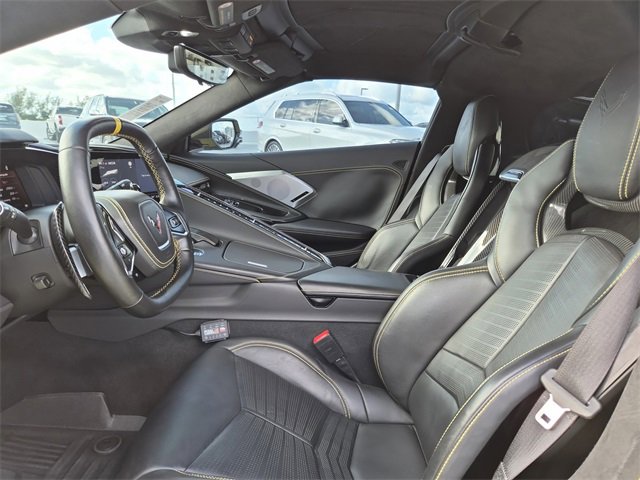 Used 2021 Chevrolet Corvette Stingray Premium Cpe w/ Z51 Performance Package image 18