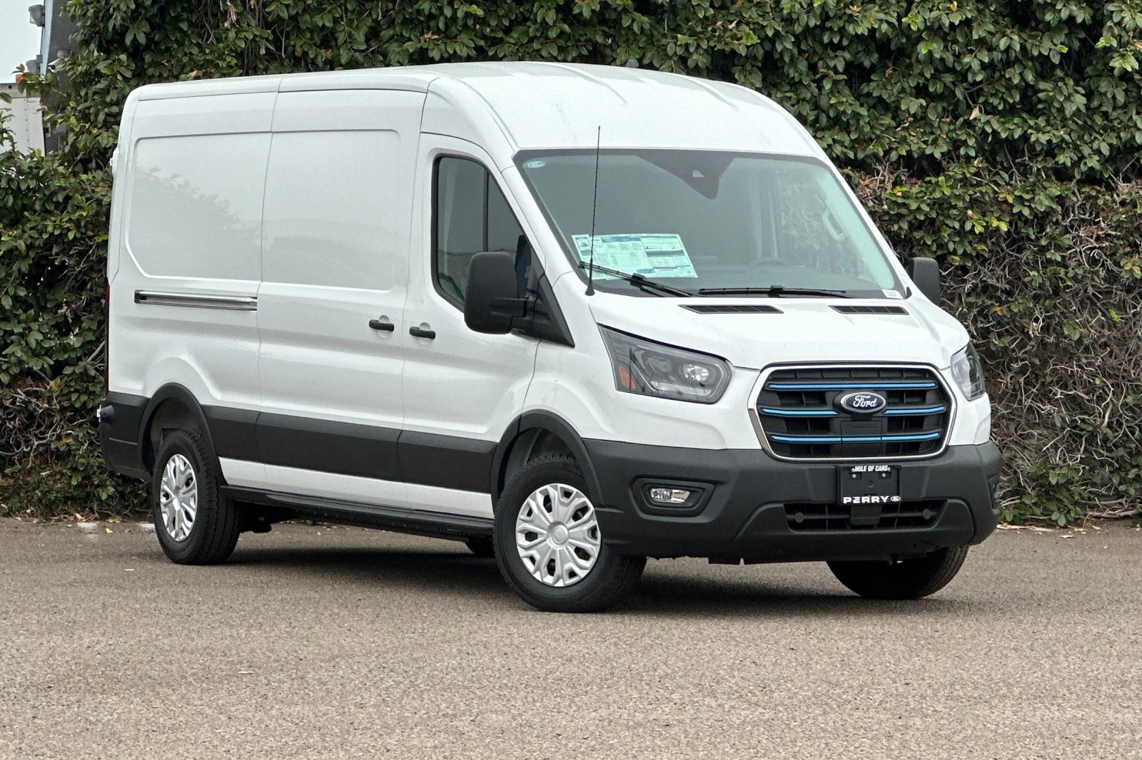 New 2025 Ford E-Transit 148 Medium Roof
