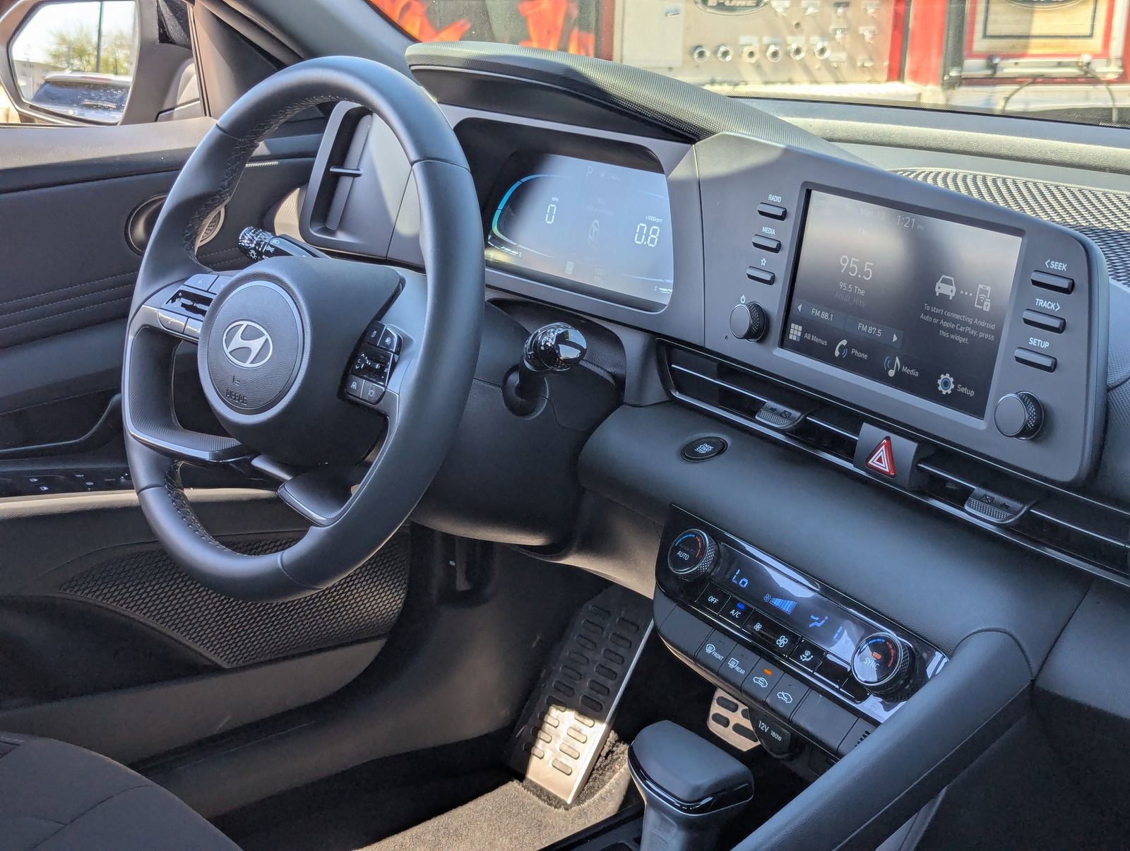 Used 2026 Hyundai Elantra Sport image 12