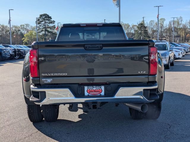 Used 2023 Chevrolet Silverado 3500 LTZ w/ LTZ Convenience Package image 4