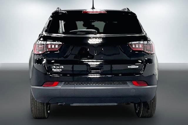 Used 2024 Jeep Compass Latitude AWD/4WD image 6