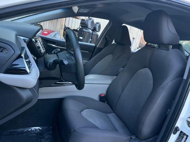 Used 2018 Toyota Camry L image 12