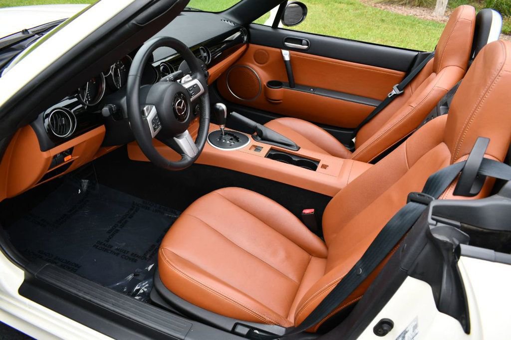 Used 2007 MAZDA MX-5 Miata Grand Touring w/ Premium Pkg image 44