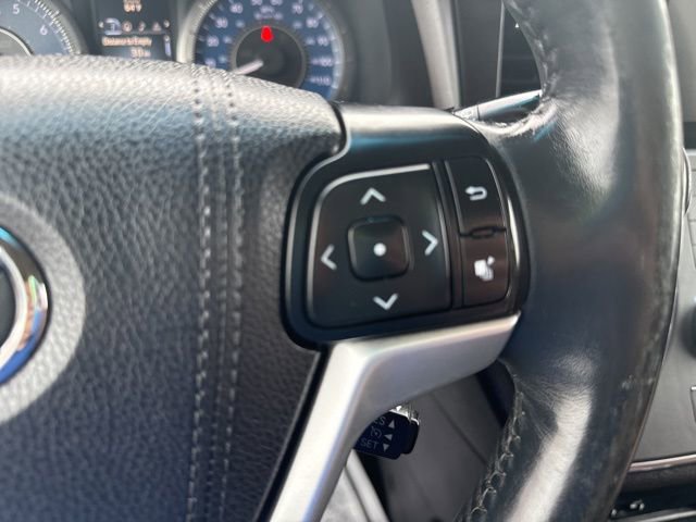 Used 2016 Toyota Sienna Limited Premium image 25