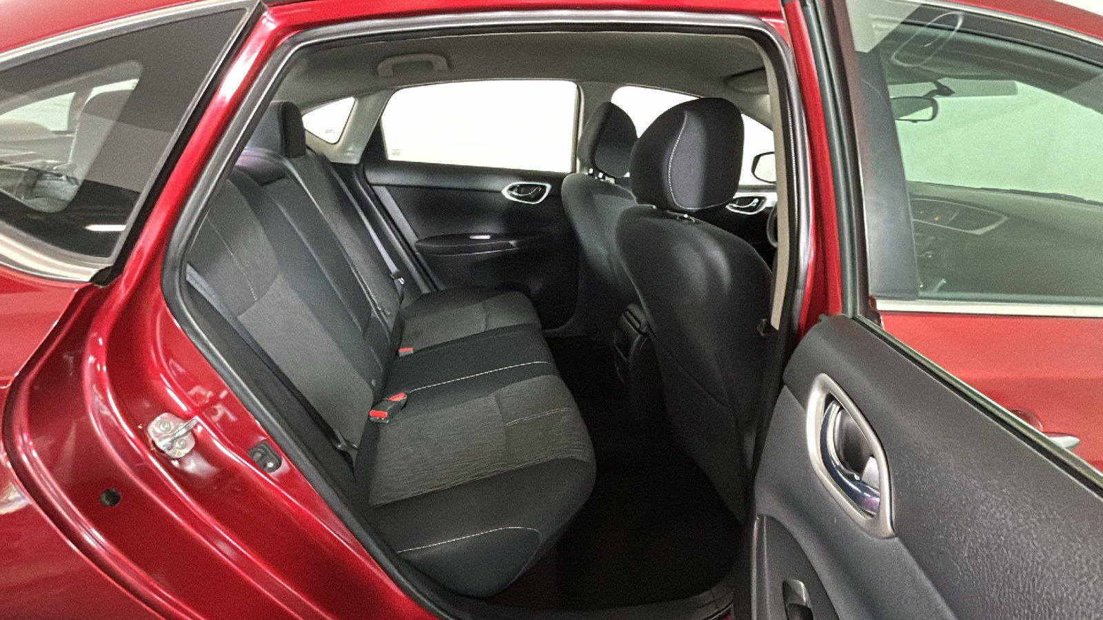 Used 2015 Nissan Sentra SV FWD image 36
