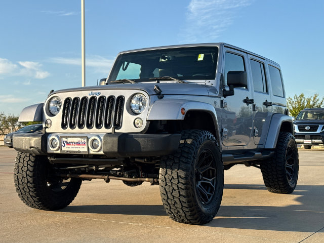 Used 2015 Jeep Wrangler Unlimited Sahara w/ Max Tow Package AWD/4WD image 3