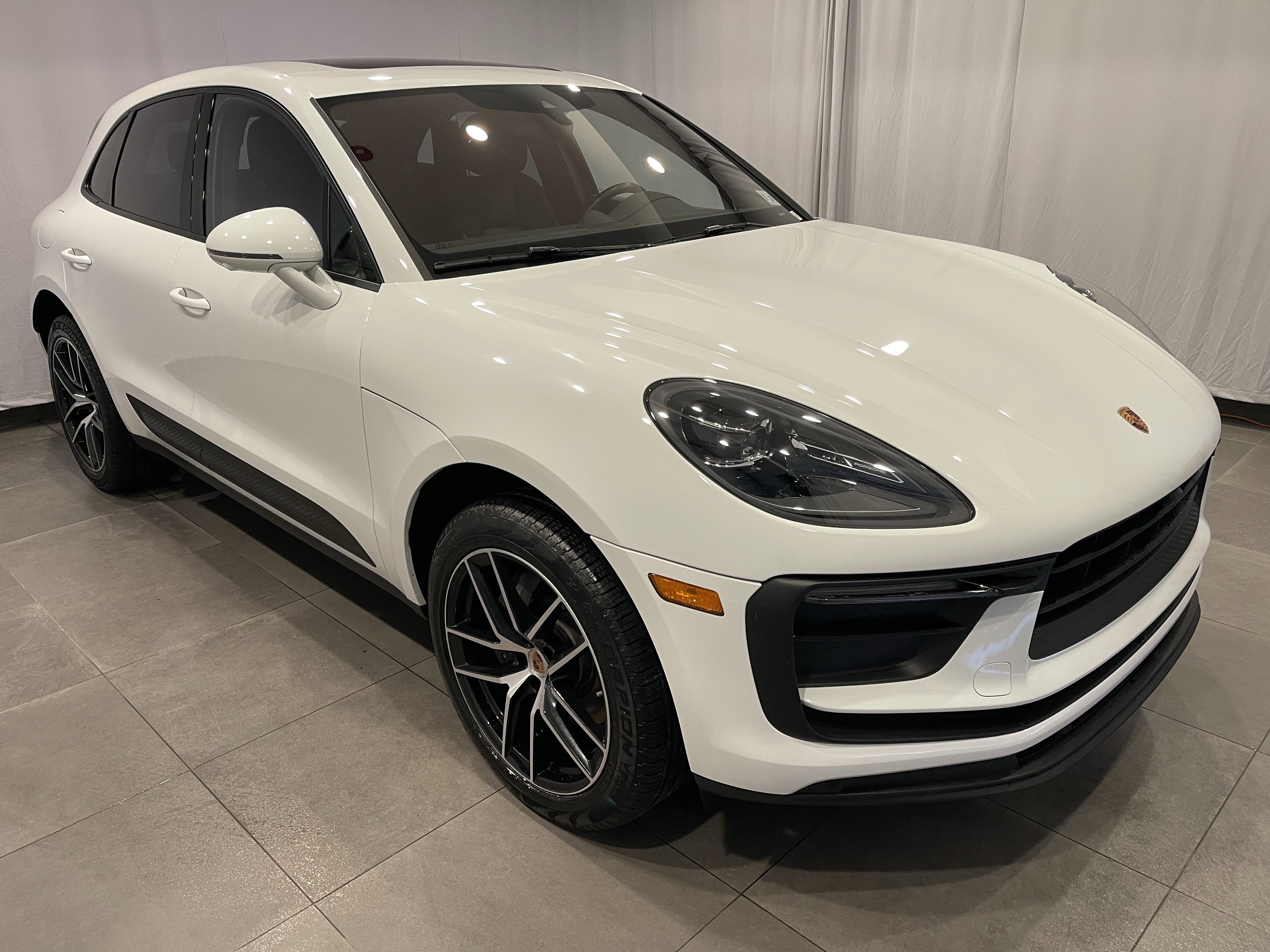 Used 2022 Porsche Macan image 3