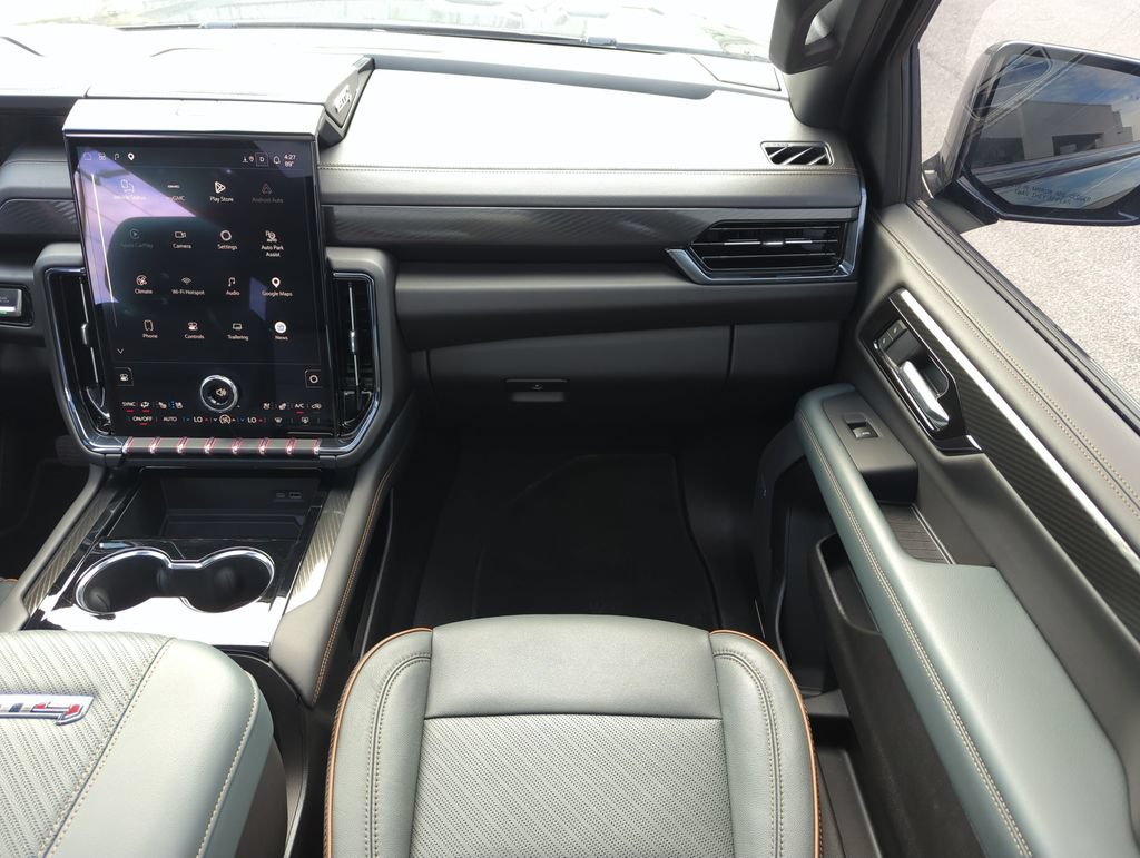 Used 2025 GMC Yukon AT4 w/ AT4 Premium Package AWD/4WD image 15