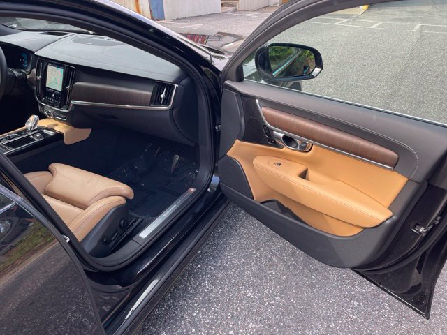 Certified 2024 Volvo S90 T8 Ultimate w/ Lounge Package AWD/4WD image 14