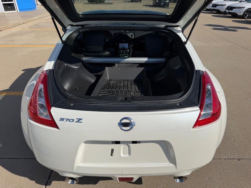 Used 2014 Nissan 370Z Touring w/ Aerodynamics Package RWD image 4