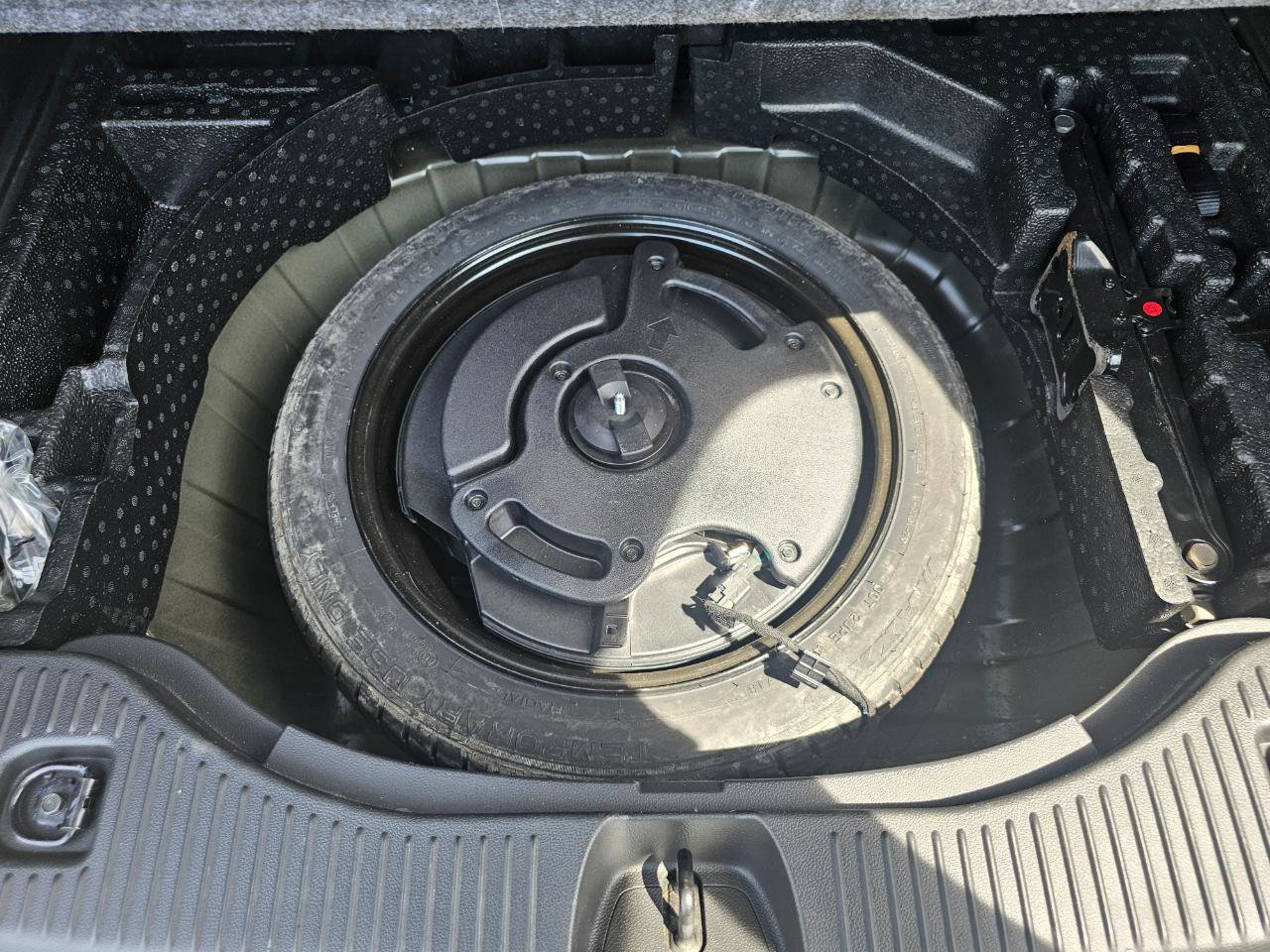 Used 2019 Buick Encore Preferred AWD/4WD image 20