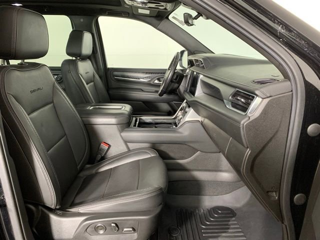 Used 2021 GMC Yukon XL Denali w/ Advanced Technology Package AWD/4WD image 24