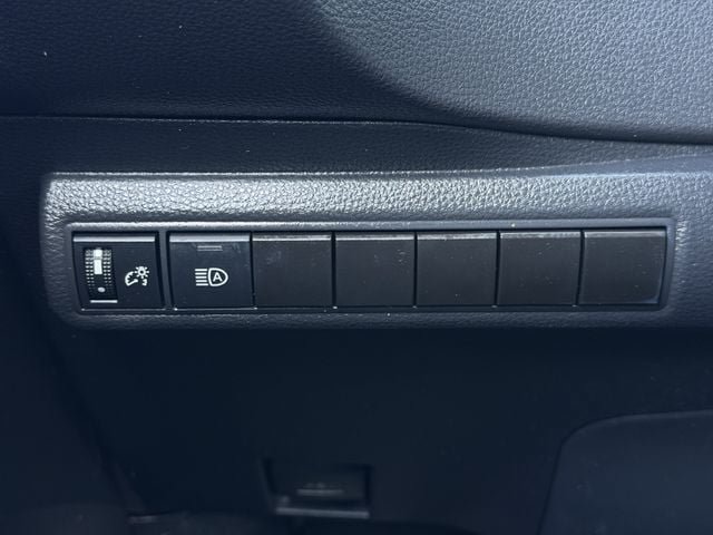 Used 2021 Toyota Corolla LE w/ Carpet Mat Package (TMS) FWD image 21