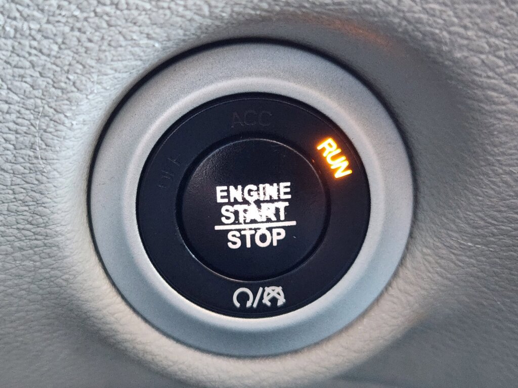 Used 2022 Chrysler Pacifica Touring-L image 25