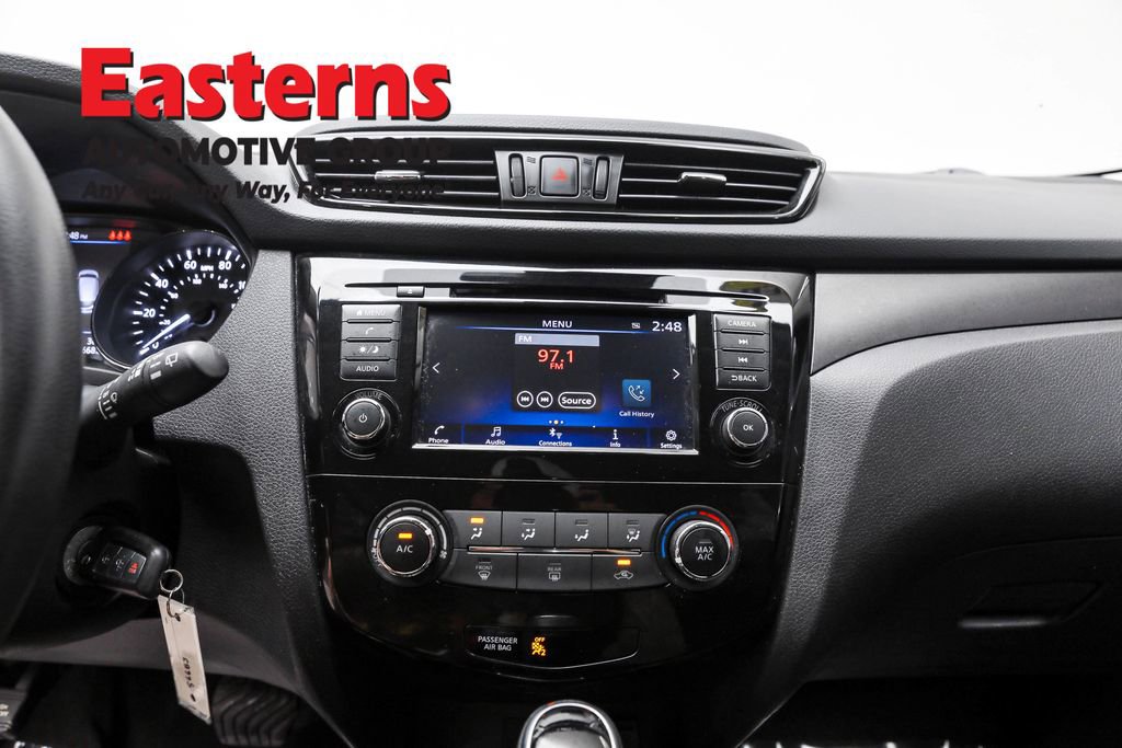 Used 2020 Nissan Rogue Sport S image 12