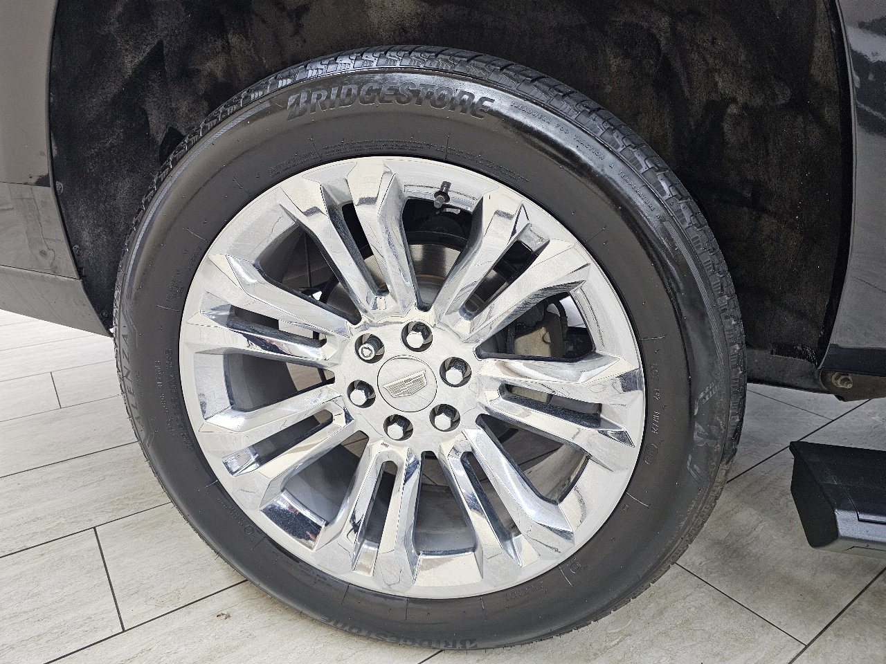 Used 2019 Cadillac Escalade ESV Premium Luxury w/ LPO, Radiant Package image 45