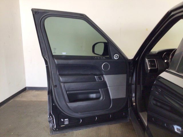 Used 2016 Land Rover Range Rover Sport HSE image 20