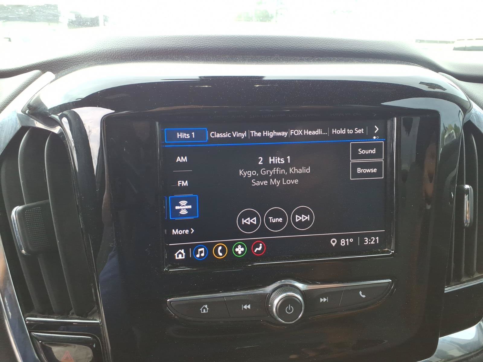 Used 2023 Chevrolet Traverse LT FWD image 12