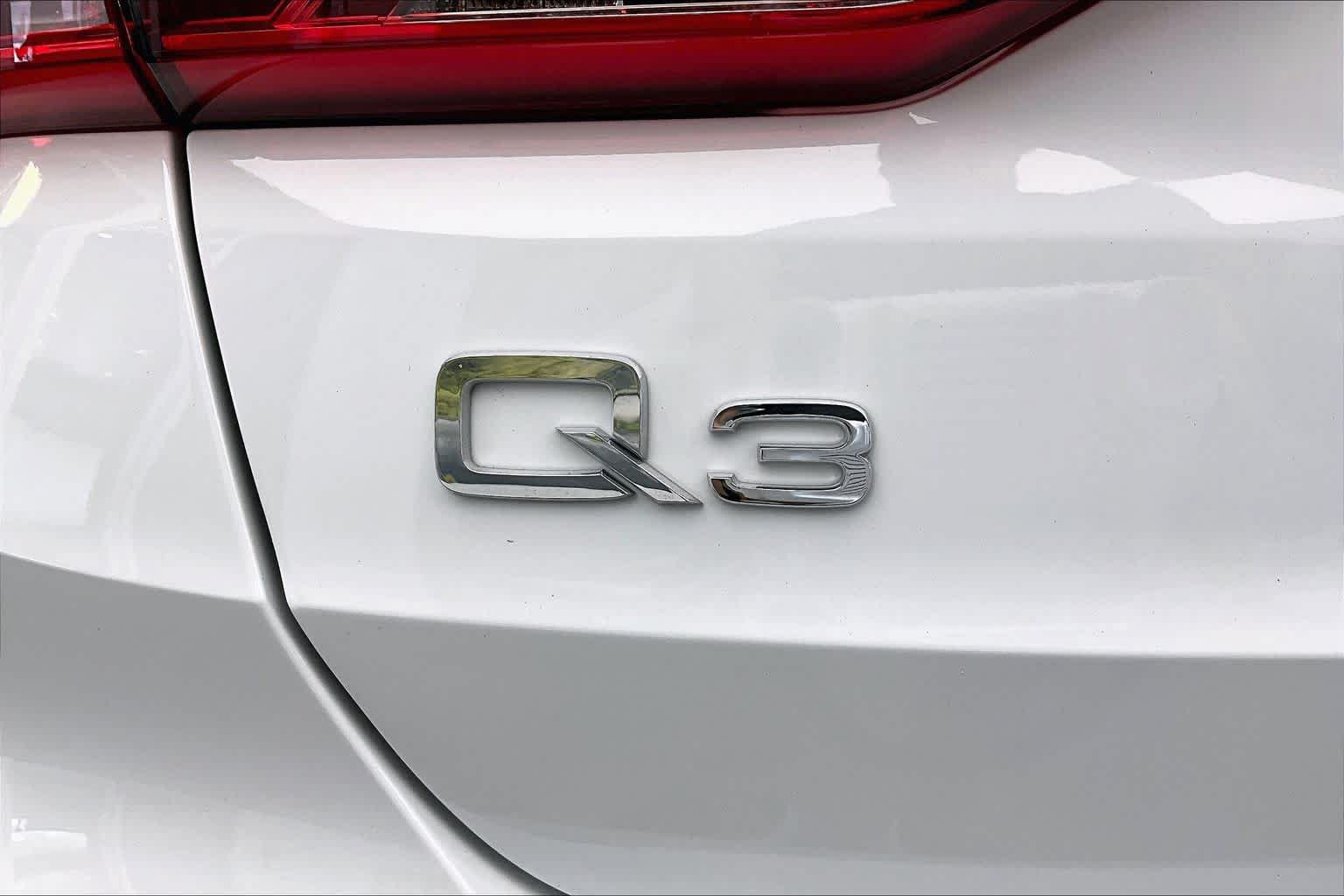 Used 2022 Audi Q3 2.0T Premium Plus w/ Premium Plus Package AWD/4WD image 33