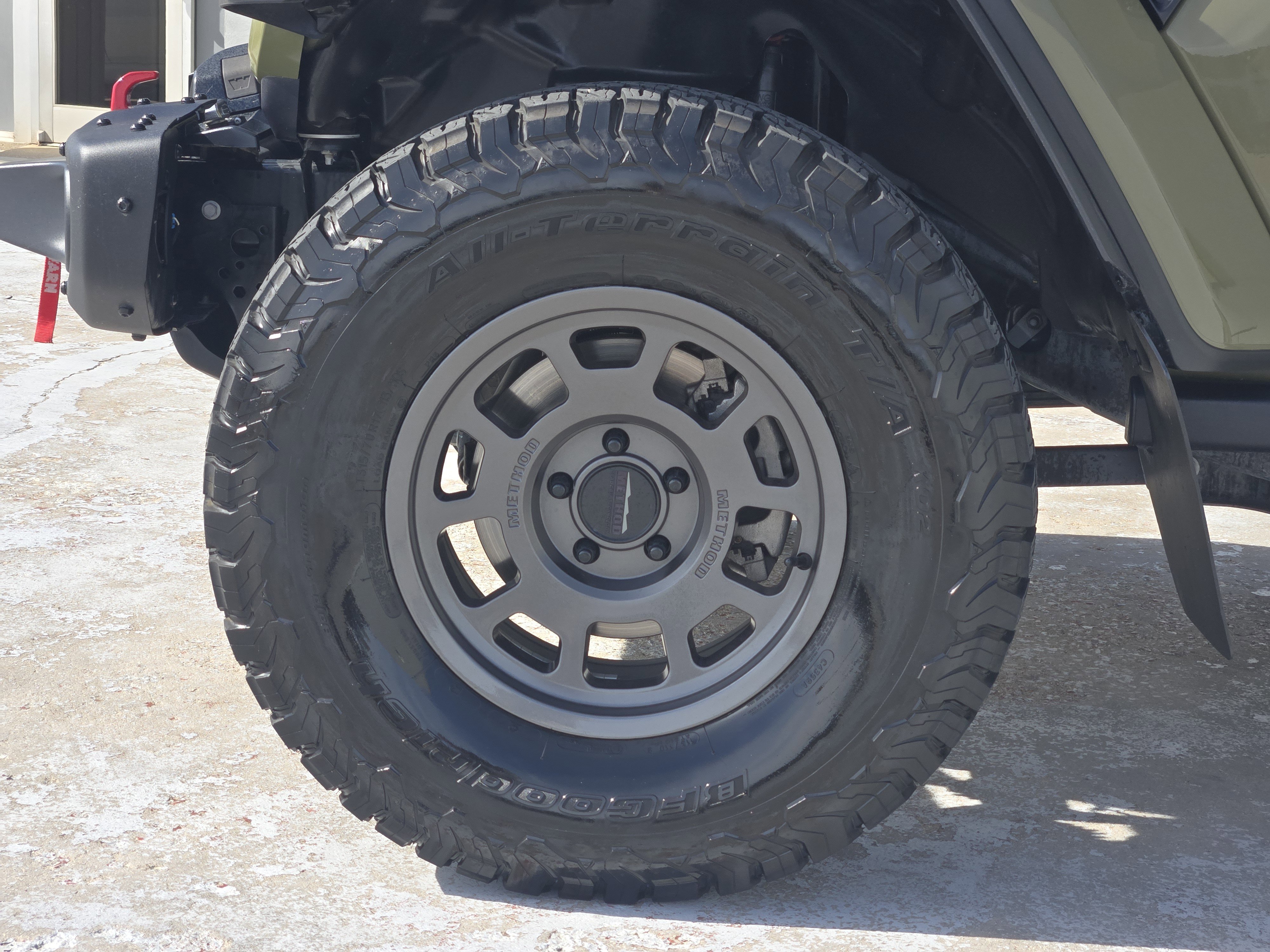 Used 2025 Jeep Wrangler Unlimited Rubicon AWD/4WD image 14