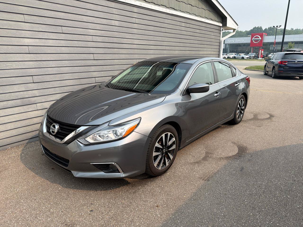Used 2018 Nissan Altima 2.5 SV FWD image 2