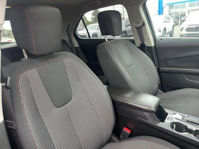Used 2017 Chevrolet Equinox LT image 12