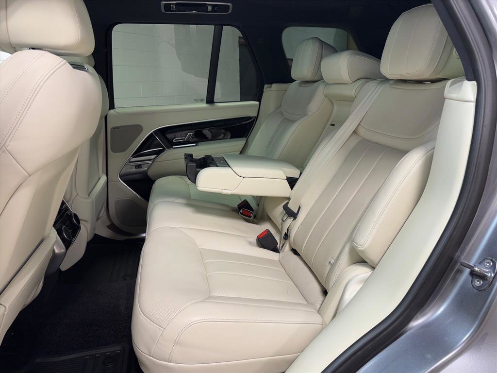 Used 2023 Land Rover Range Rover SE image 28