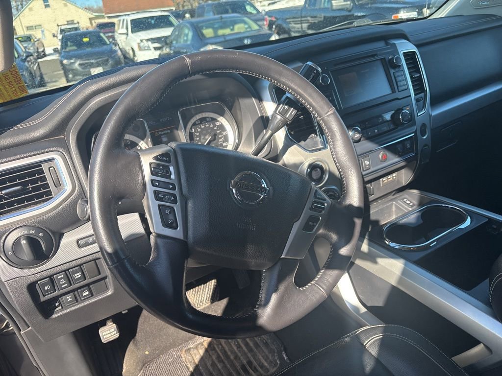 Used 2019 Nissan Titan PRO-4X w/ Pro-4x Convenience Package image 12