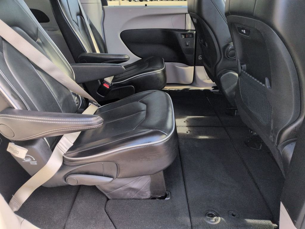 Used 2024 Chrysler Pacifica Limited image 31