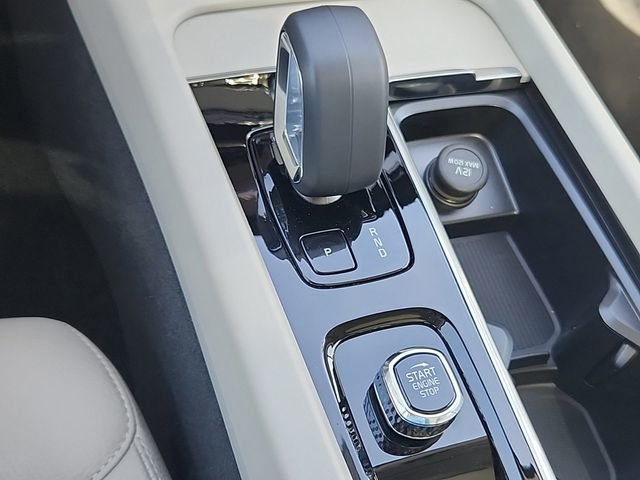 New 2025 Volvo XC60 B5 Core w/ Protection Package Premier image 23