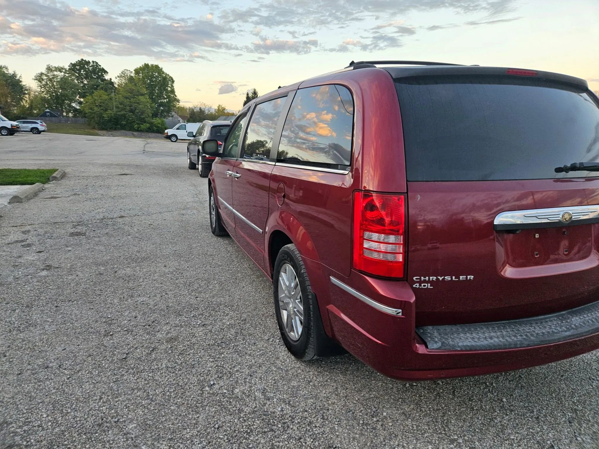 Used 2010 Chrysler Town & Country Limited FWD image 6