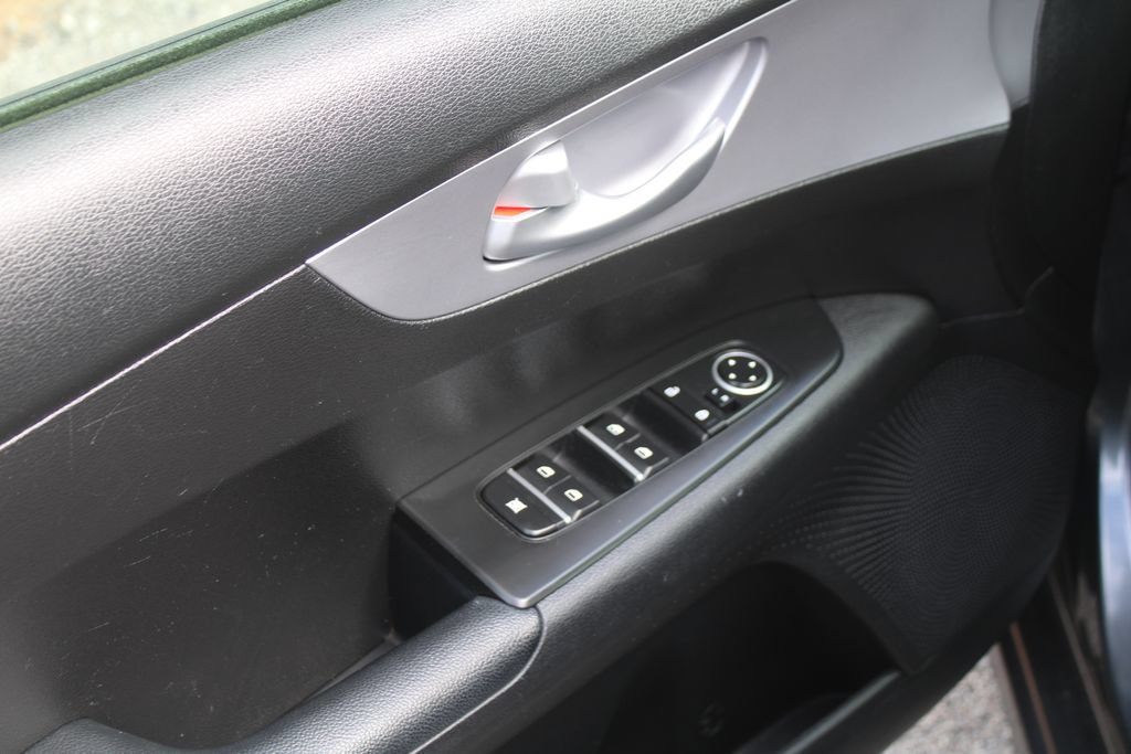 Used 2024 Kia Forte LXS FWD image 18