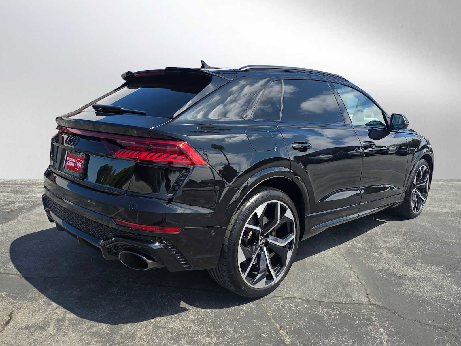 Used 2024 Audi RS Q8 AWD/4WD image 3