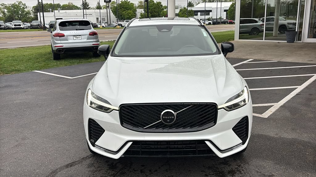 New 2026 Volvo XC60 B5 Plus AWD/4WD image 5