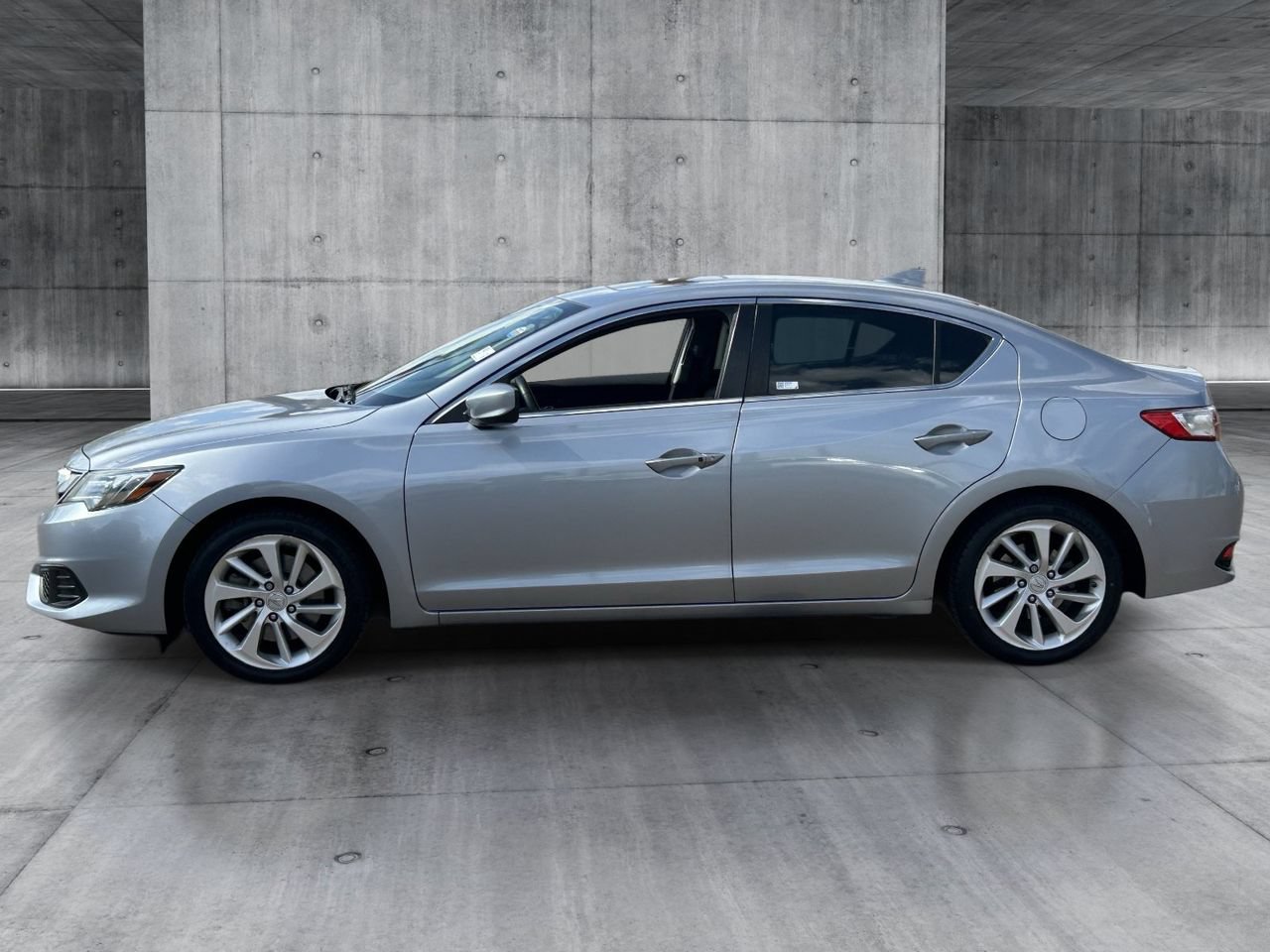 Used 2016 Acura ILX FWD image 2
